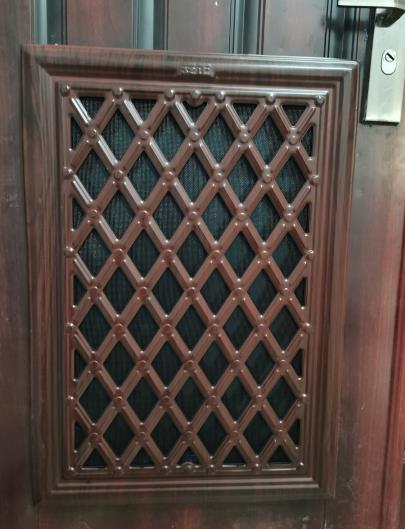 南昌防盗门加通风窗：夏日的阳光肆意的热量不断积聚